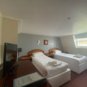 Hotel The
